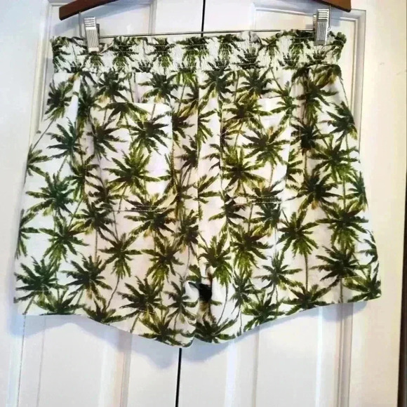 Briggs Women's Linen Blend Tropical Pull-on Shorts |® Size Medium - Picture 2 of 4